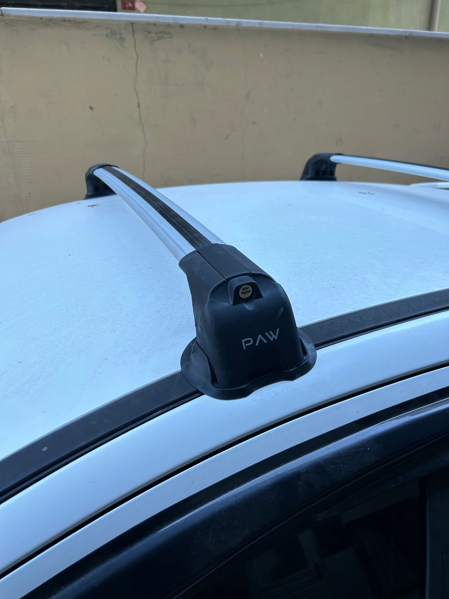 For Peugeot 207 2006-2012 Roof Rack System Carrier Cross Bars Aluminum Lockable High Quality of Metal Bracket Black For Peugeot 207 2006-2012 Roof Rack System Carrier Cross Bars Aluminum Lockable High Quality of Metal Bracket Black